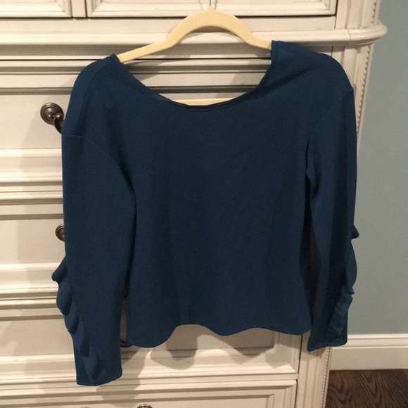 Bar III Tops - Bar III long sleeved top